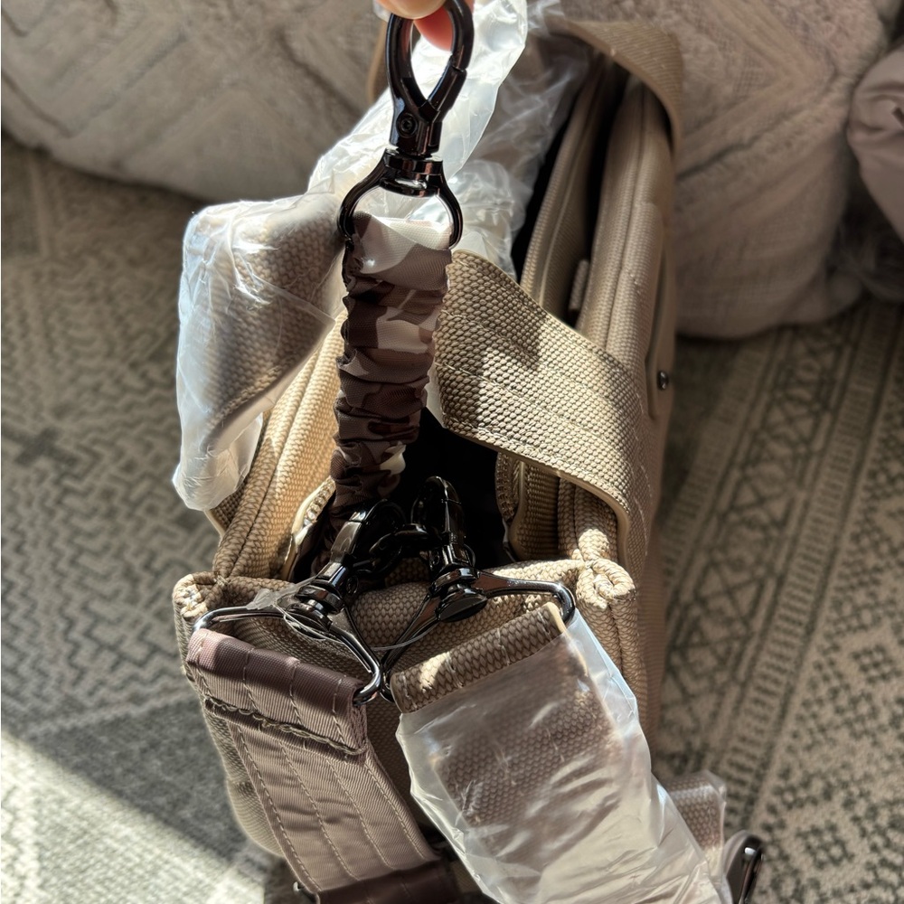 NWT Lug Jitterbug Matte Luxe bag - Picture 7 of 10